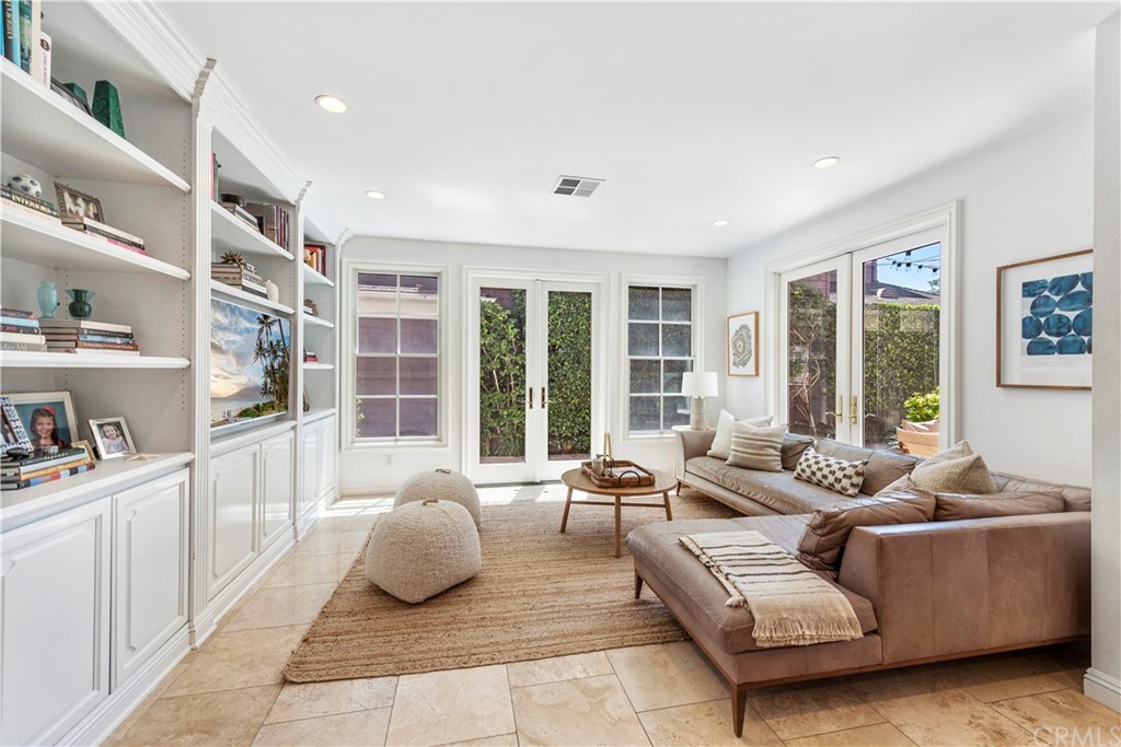 6 Edgewood Drive Newport Beach, CA 92660 - Photo 10 of 29