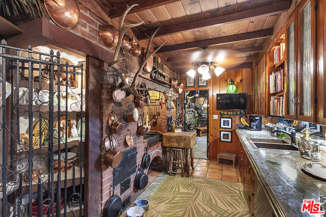 14831 Little Tujunga Canyon Road Sylmar, CA 91342 - Photo 22 of 49 a view of gym equipment