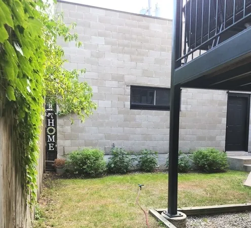 $4,395 | 1543 West Augusta Boulevard, Unit 2, Chicago, IL 60642