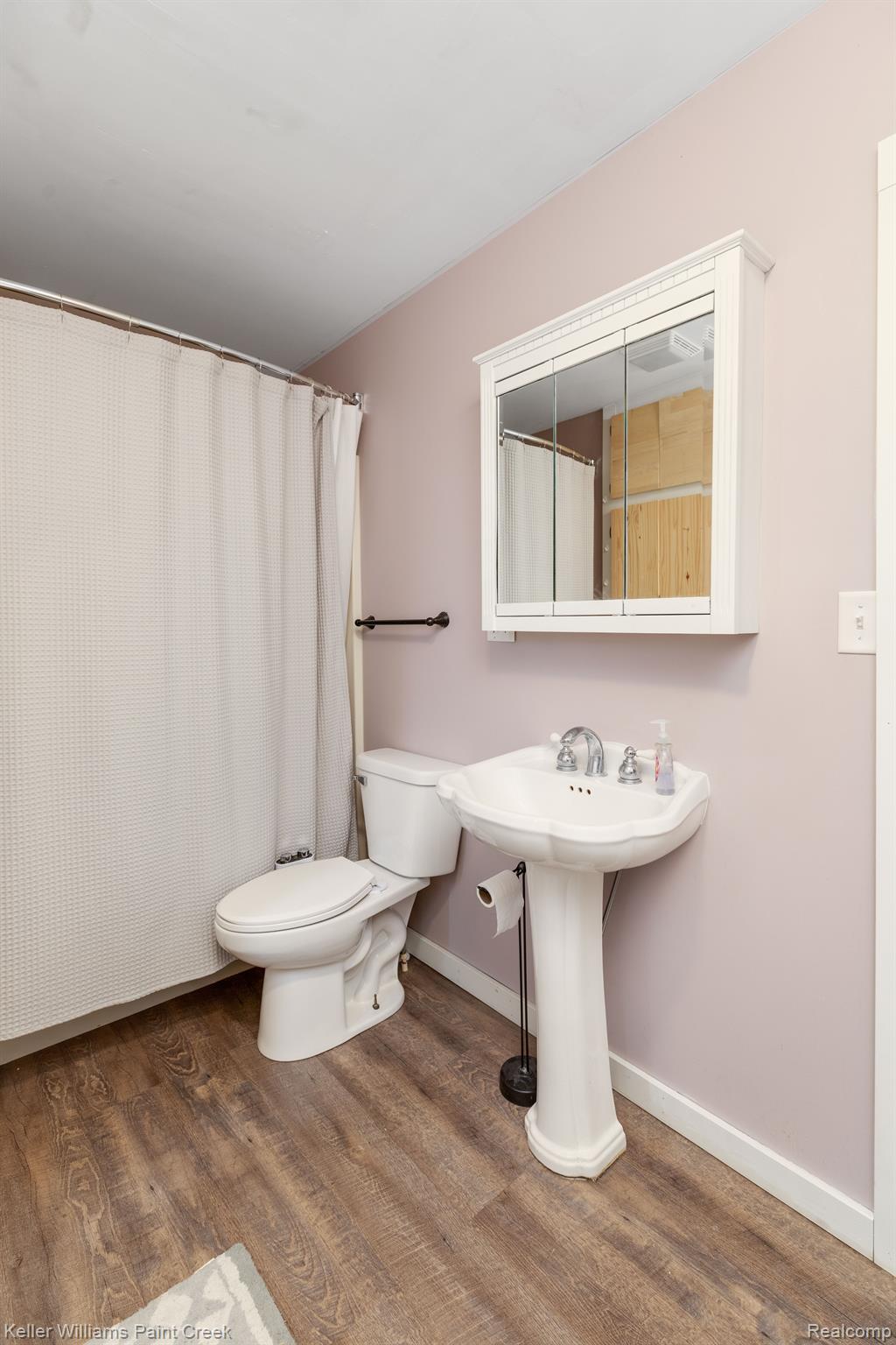 9200 Edward Road Fostoria, MI 48435 - Photo 9 of 32 Bathroom