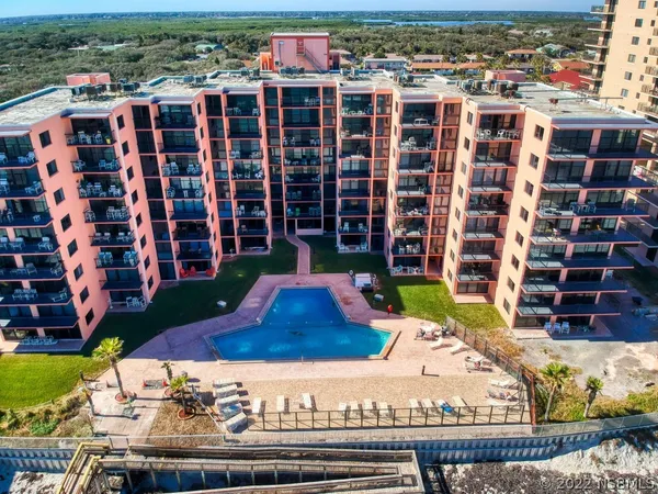 a view of building with an outdoor space
