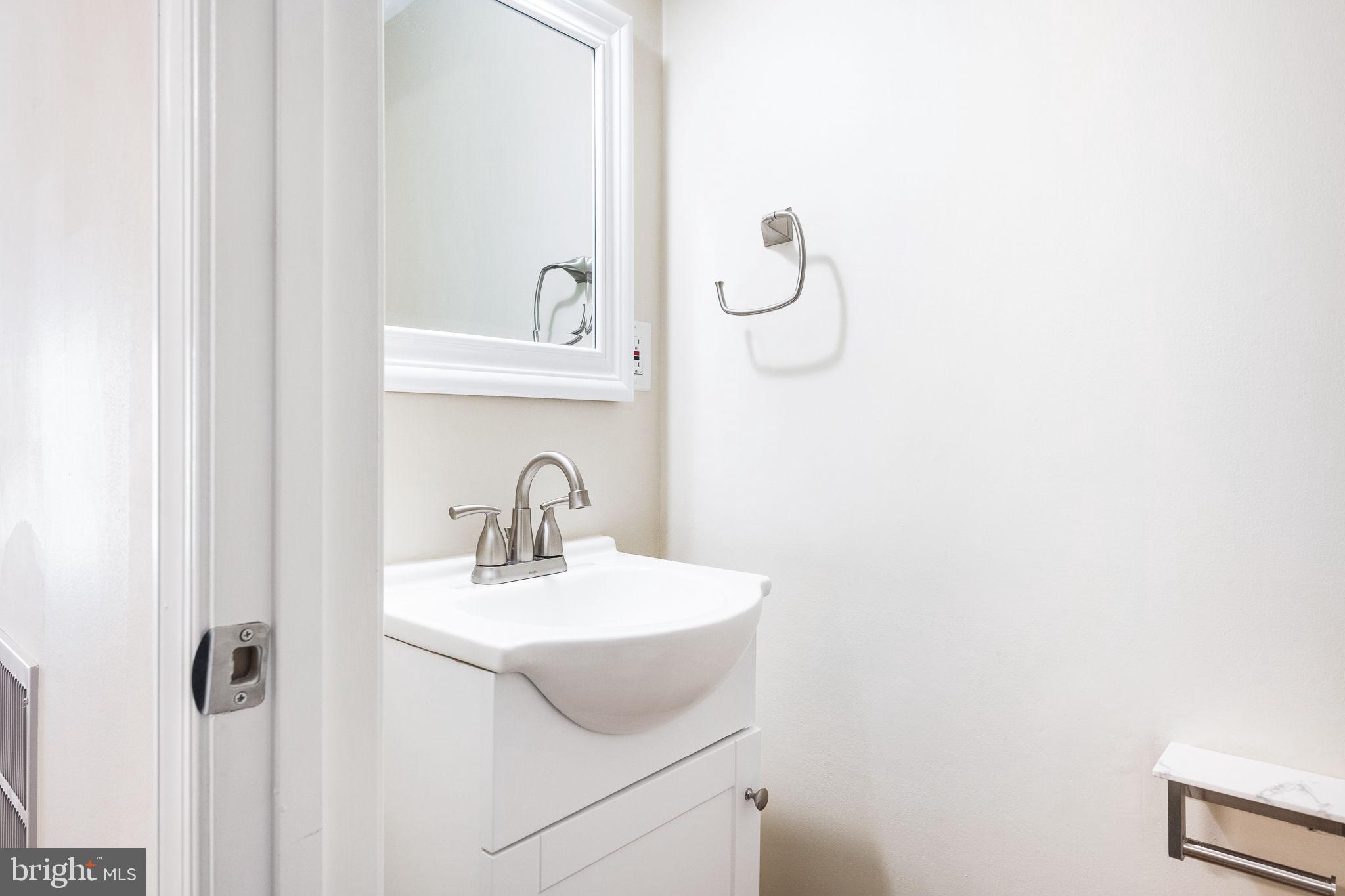 12560 Cross Ridge Way Germantown, MD 20874 - Photo 8 of 23 Gallery Image 8