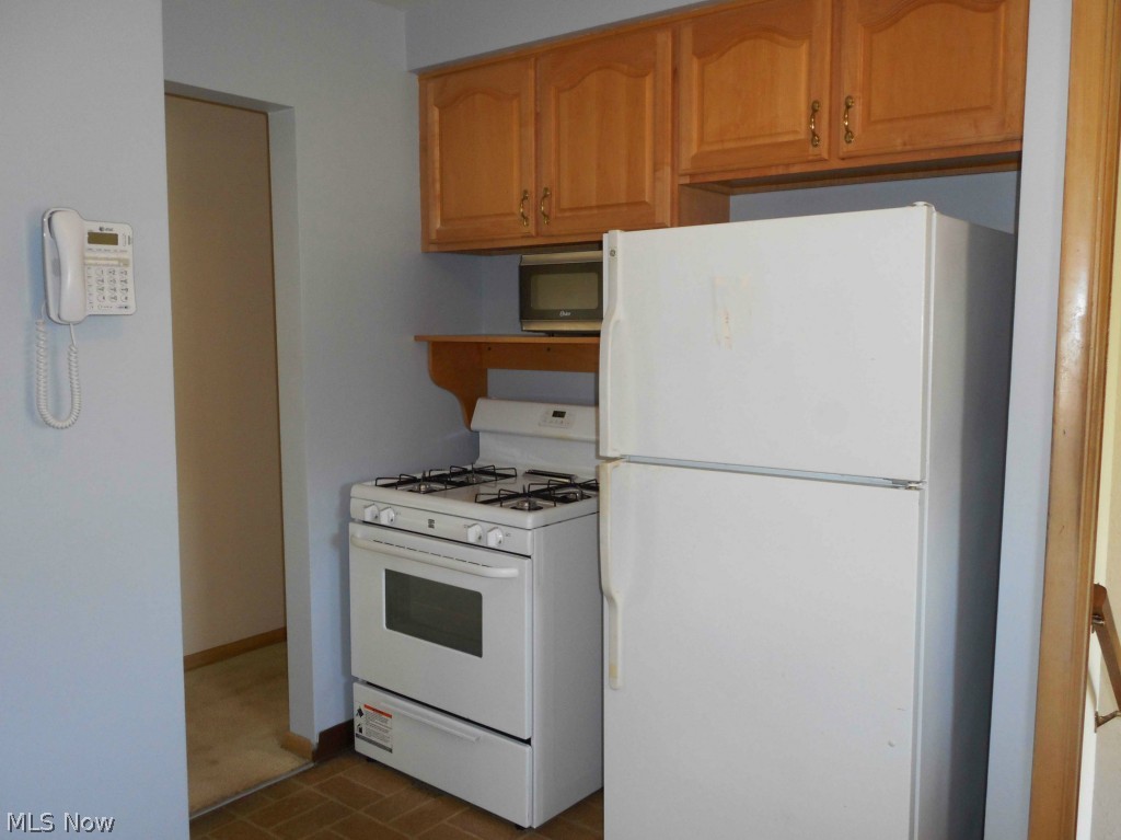 12311 Orme Road Garfield Heights, OH 44125 - Photo 5 of 12 All Appliances Stay.