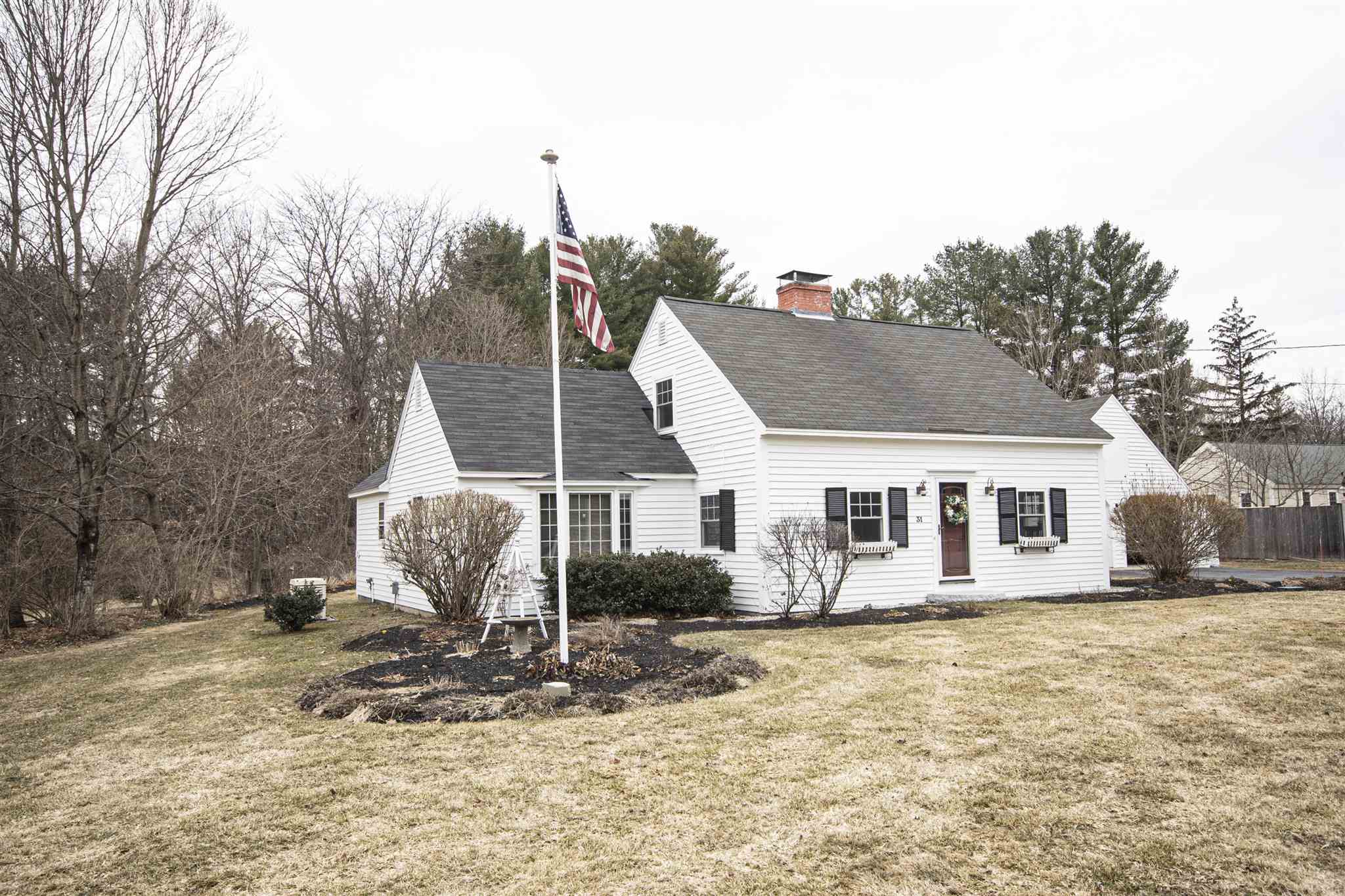 31 Middle Street Amherst, NH 03031 - Photo 1 of 40
