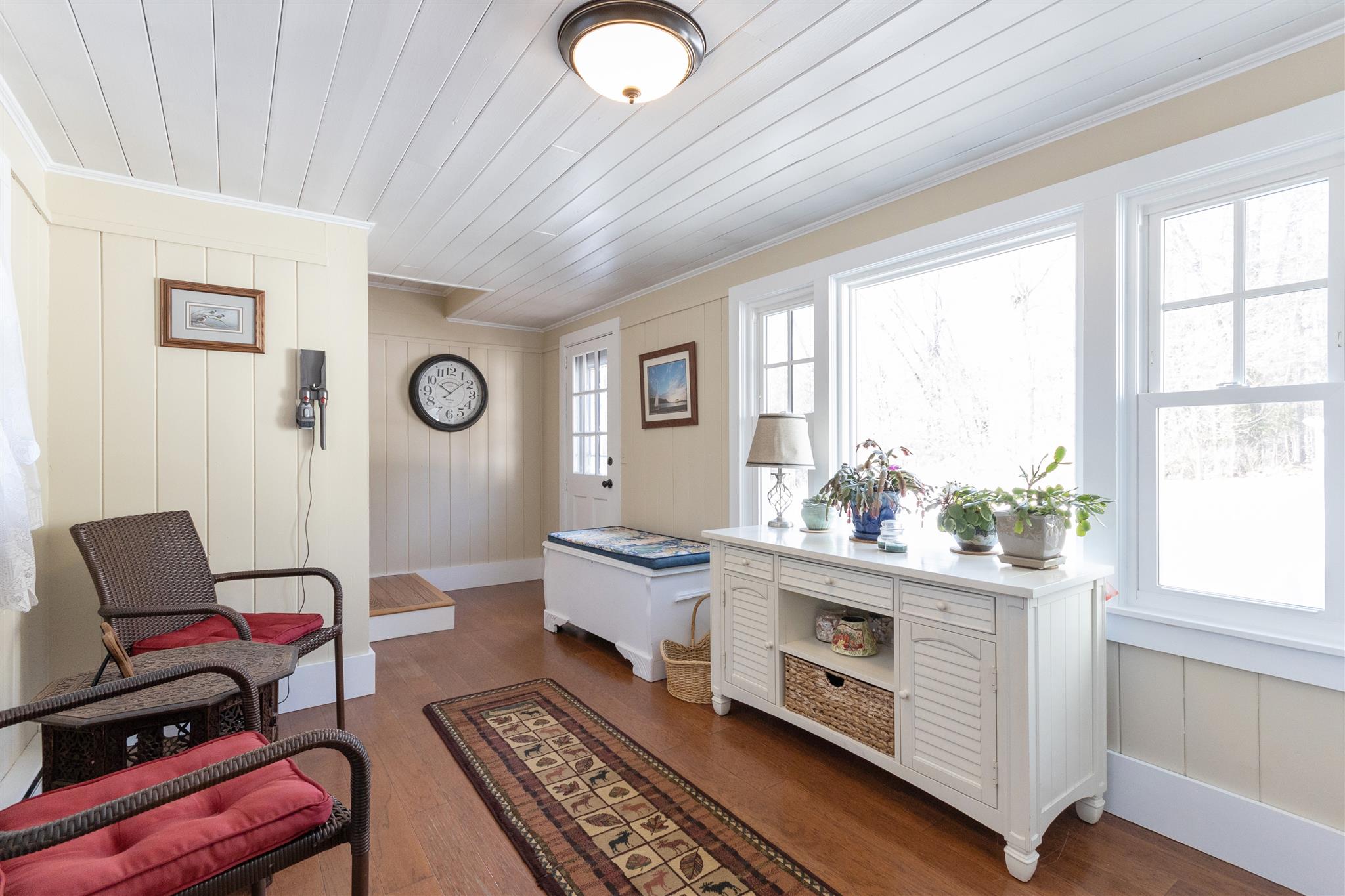31 Middle Street Amherst, NH 03031 - Photo 2 of 40