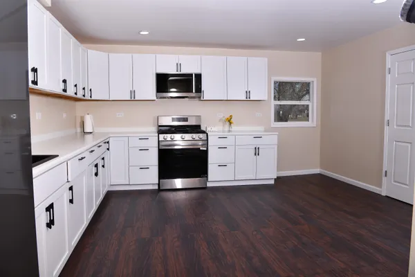 $359,000 | 2808 Elisha Avenue, Zion, IL 60099