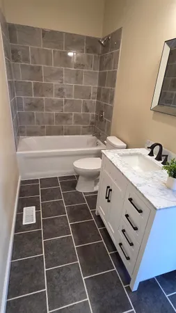 $359,000 | 2808 Elisha Avenue, Zion, IL 60099