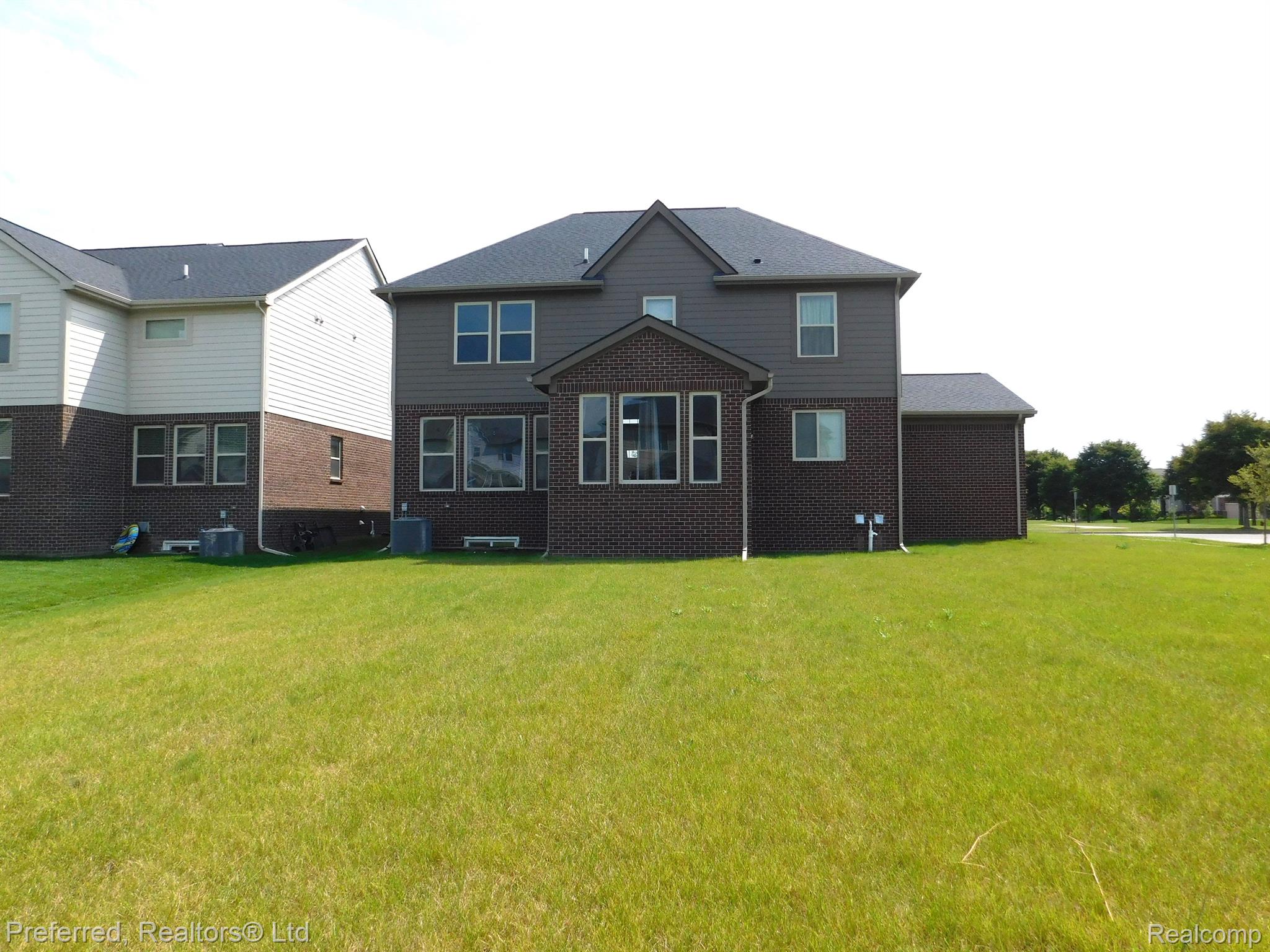 50316 Amberwood Road Canton, MI 48188 - Photo 4 of 32 Rear View