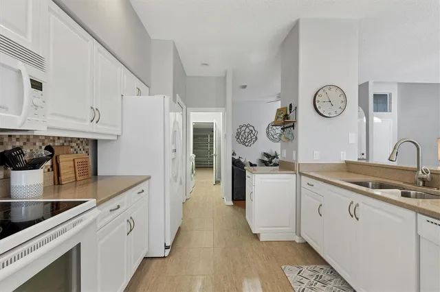 $8,500 | 8937 Olde Hickory Avenue, Sarasota, FL 34238