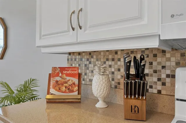 $8,500 | 8937 Olde Hickory Avenue, Sarasota, FL 34238