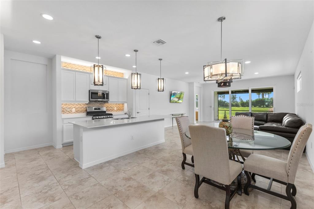8121 Sternway Road Sarasota, FL 34240 - Photo 18 of 34 Gallery Image 18