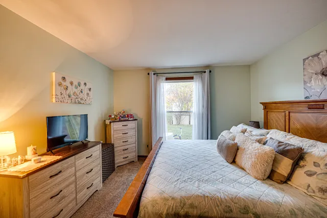 $345,000 | 1715 Riverwood Drive, Algonquin, IL 60102