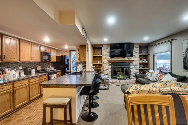 $345,000 | 1715 Riverwood Drive, Algonquin, IL 60102