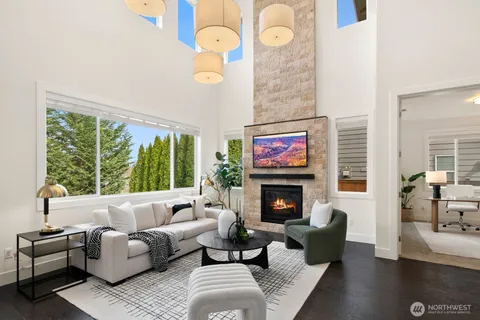 $1,575,000 | 13404 Little Bear Creek Place, Woodinville, WA 98072
