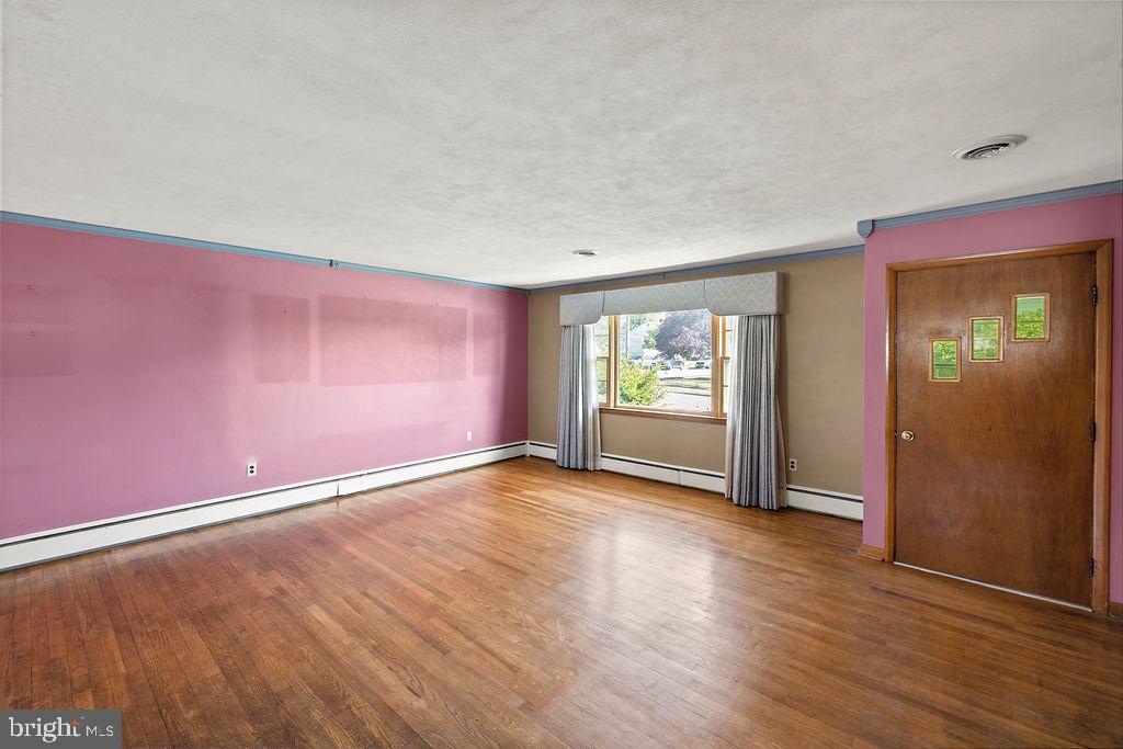 409 Queen Street Gettysburg, PA 17325 - Photo 11 of 46