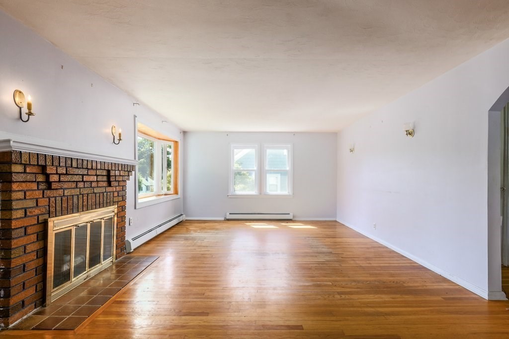 8 Knowles Road Worcester, MA 01602 - Photo 7 of 32