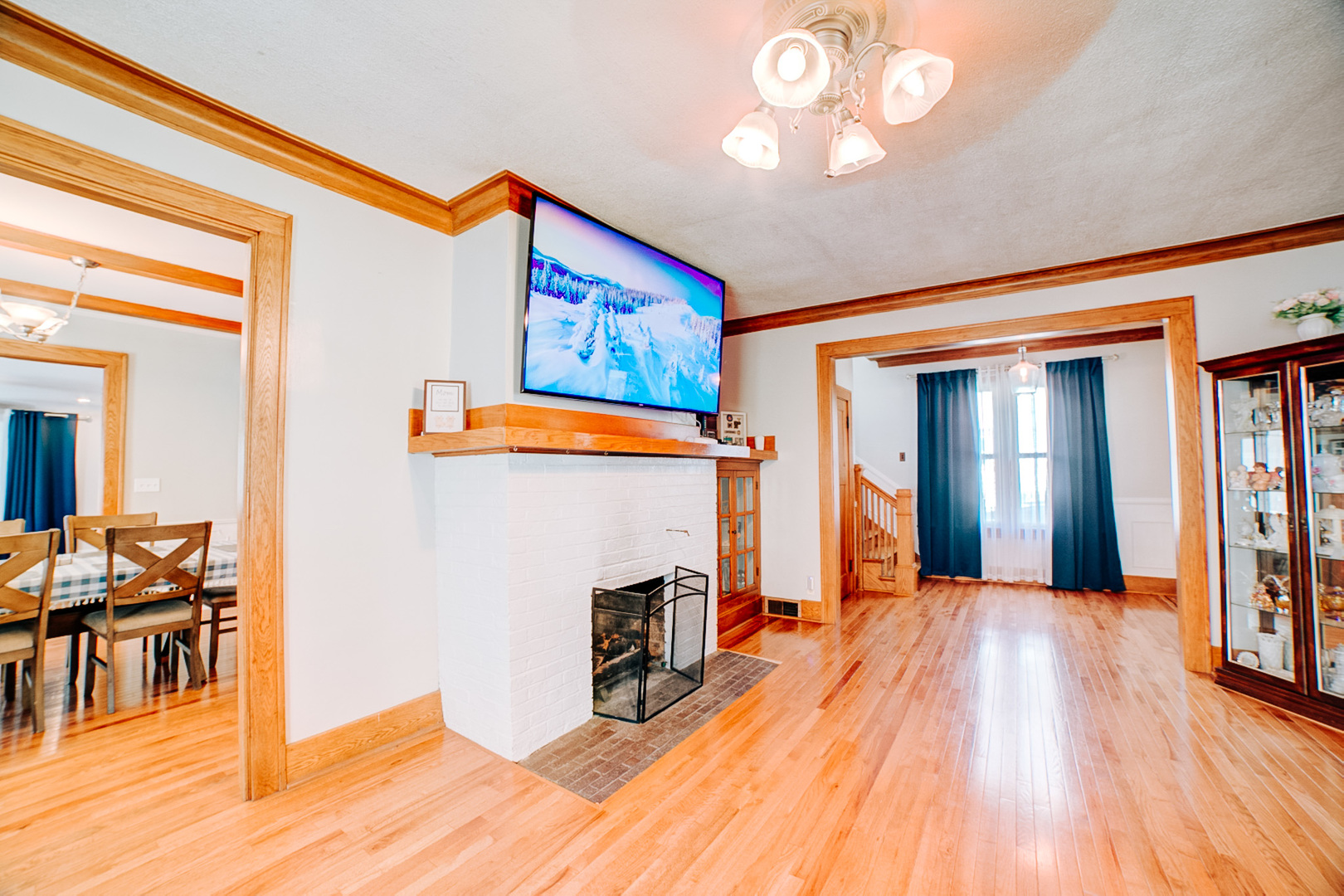 425 South 4th Street Watseka, IL 60970 - Photo 15 of 50 a view of livingroom with furniture fireplace and wooden floor