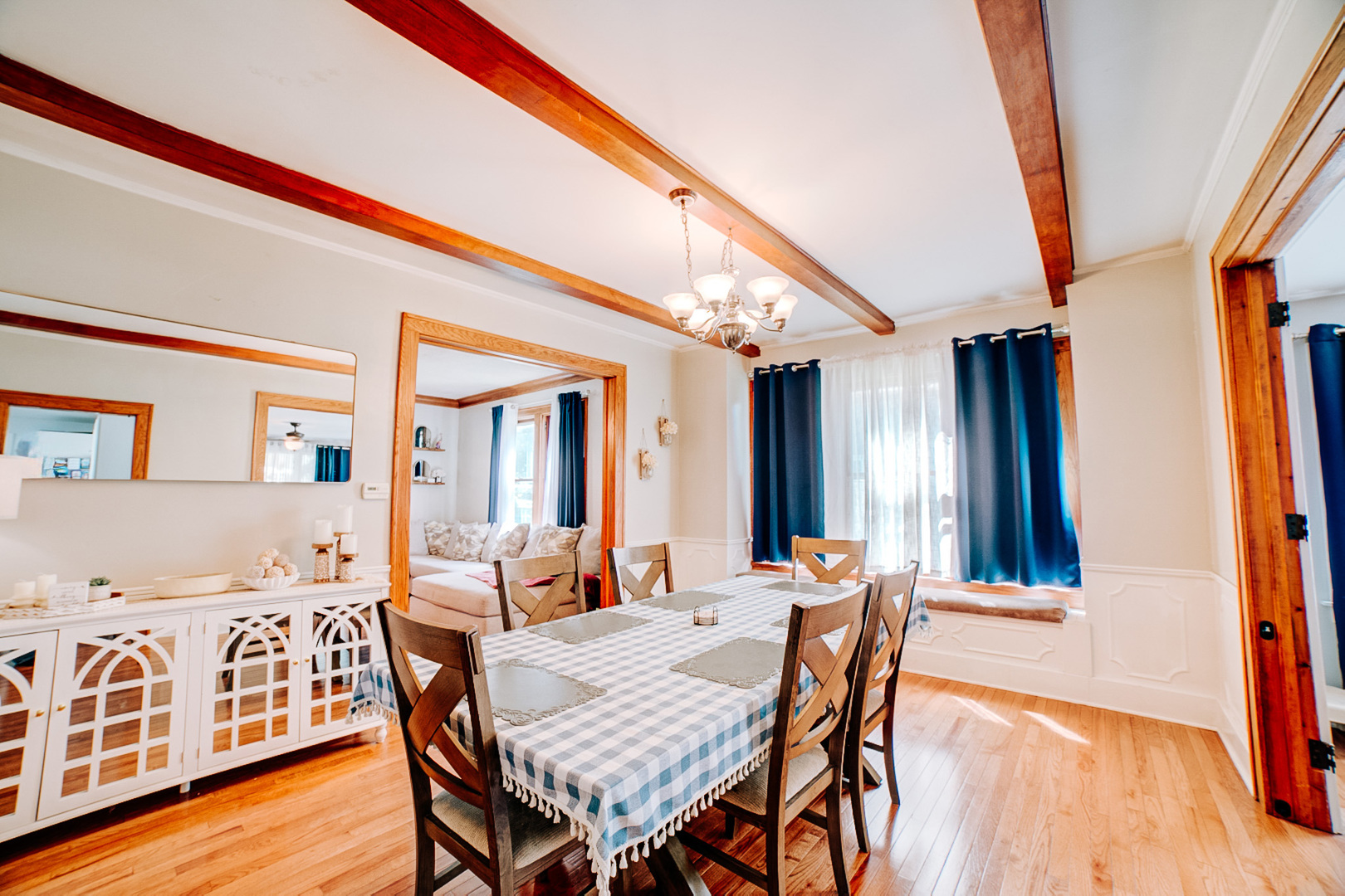 425 South 4th Street Watseka, IL 60970 - Photo 22 of 50 a dining room with furniture and wooden floor