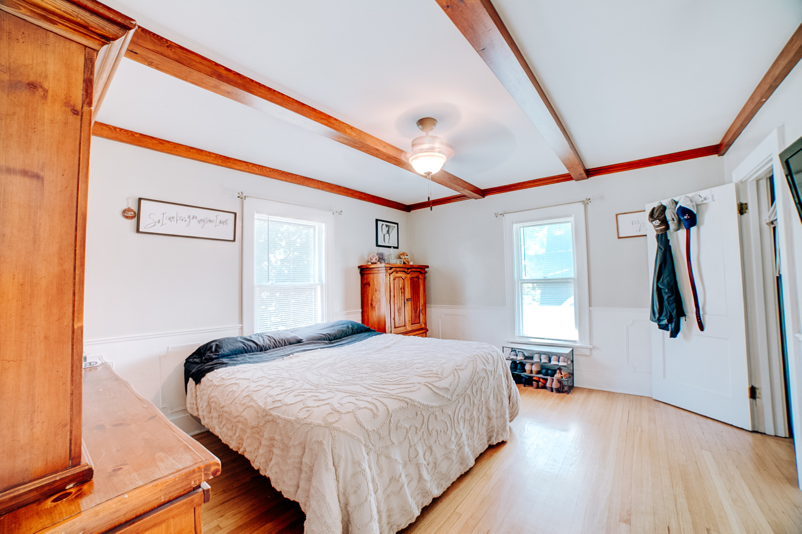 425 South 4th Street Watseka, IL 60970 - Photo 35 of 50 a bedroom with a bed and a large mirror on the dresser