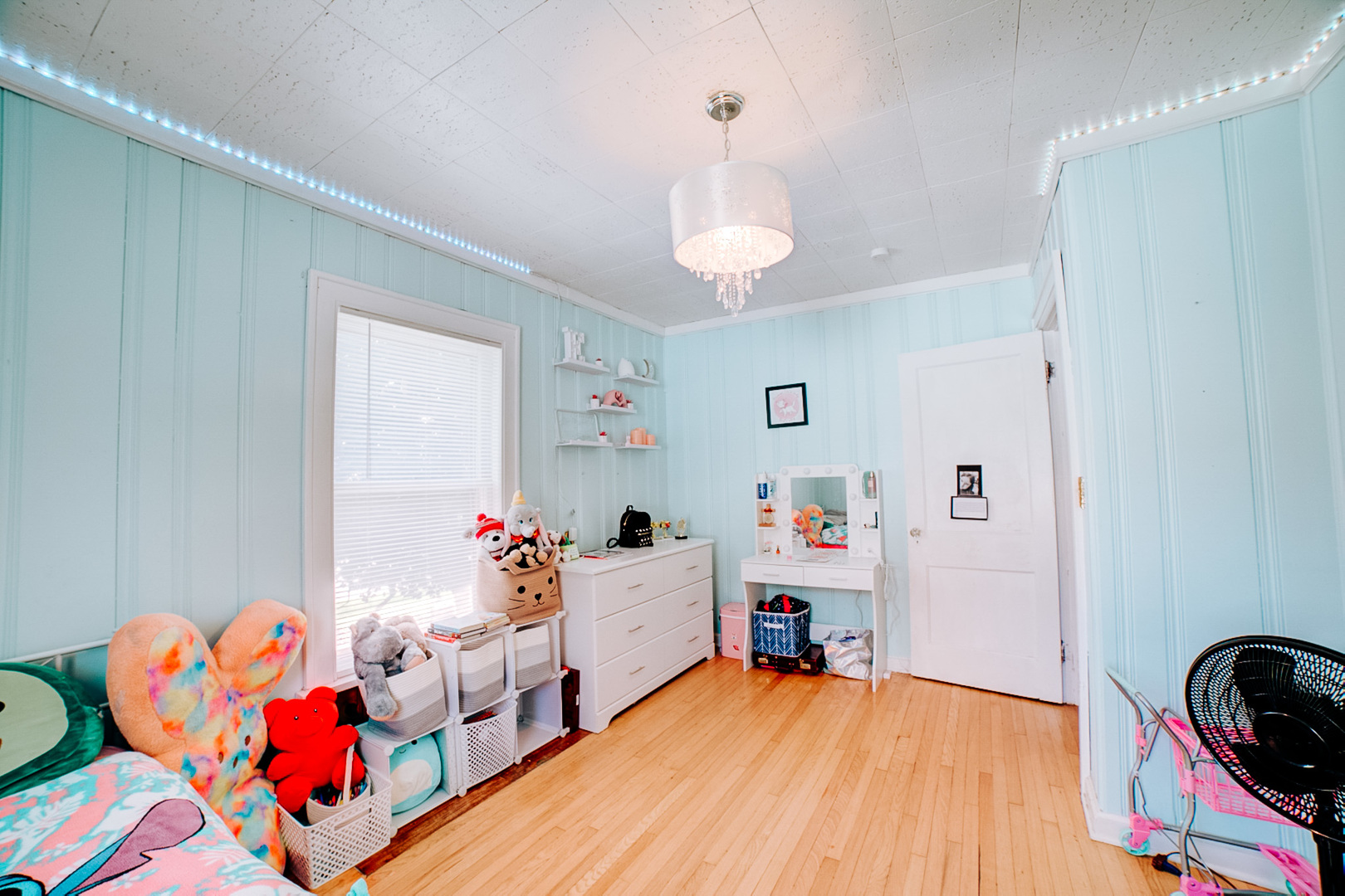 425 South 4th Street Watseka, IL 60970 - Photo 40 of 50 a room with furniture and toys