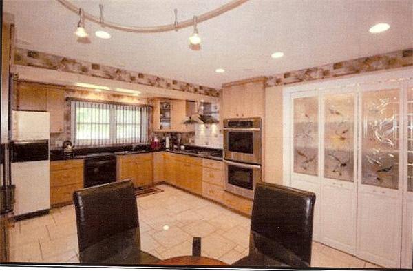 23 Stanley Road Medway, MA 02053 - Photo 5 of 27 Gallery Image 5