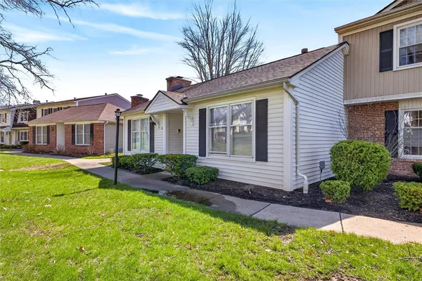 $249,900 | 52 New Wickham Drive, Penfield, NY 14526