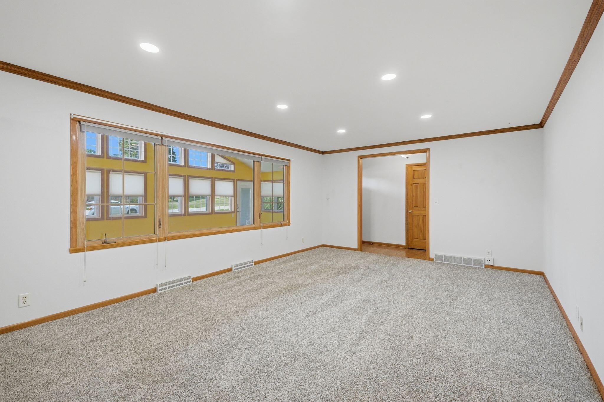16730 Willow Ridge Lane Brookfield, WI 53005 - Photo 7 of 35 71526_16730_Willow_Ridge_Lane_Brookfield