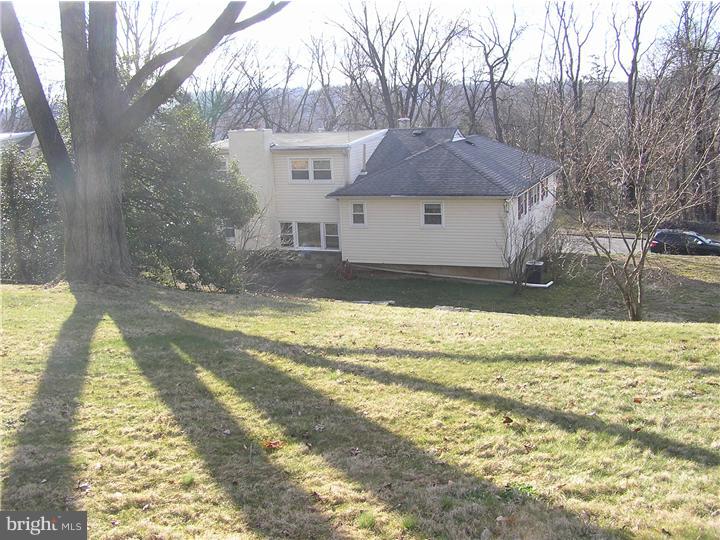 616 Pinetree Road Abington, PA 19046 - Photo 4 of 22 Exterior Back