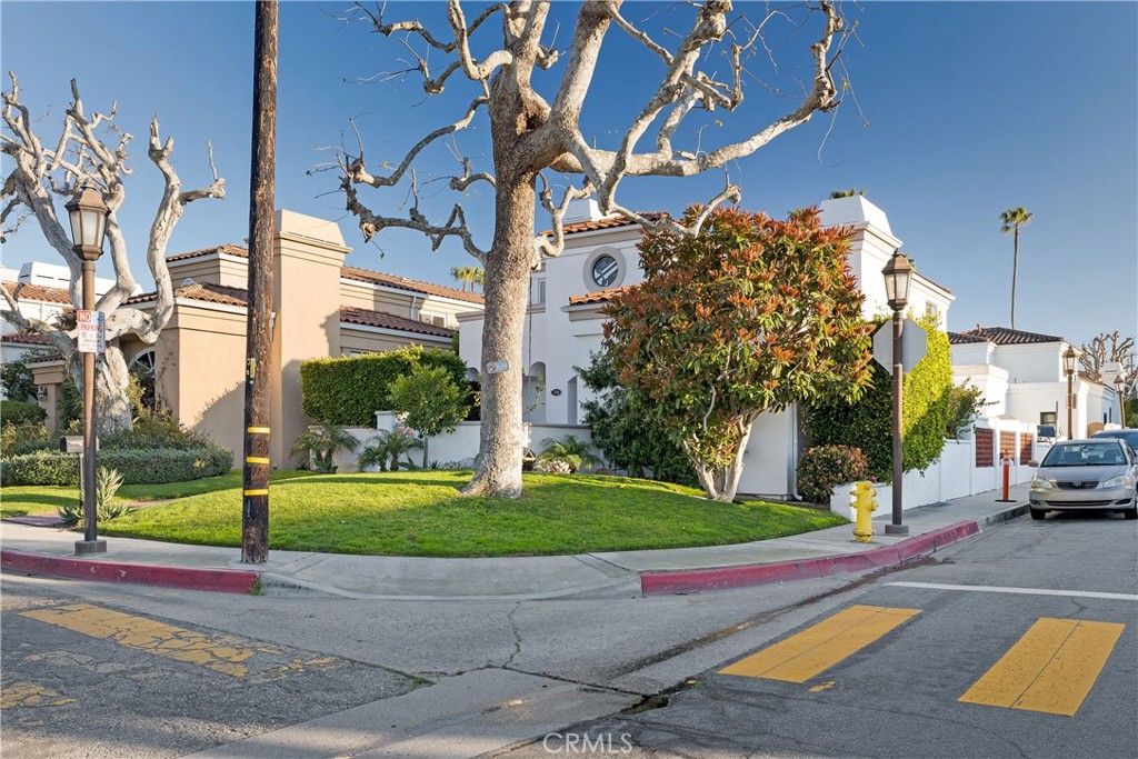 750 14th Street Manhattan Beach, CA 90266 - Photo 58 of 60 a view of a city with tall buildings