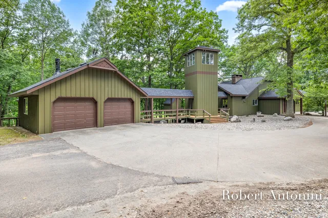 $5,000,000 | 4751 Johnson Road, Gowen, MI 49326