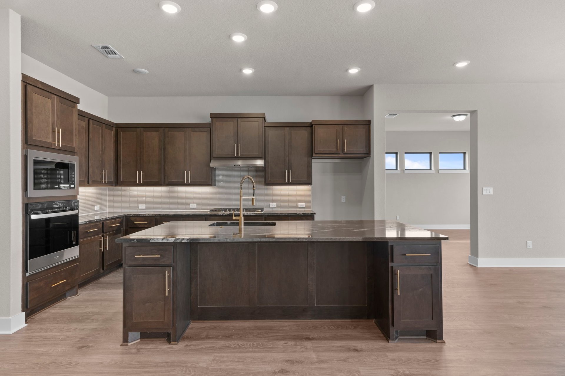 812 South Hemingway Loop Liberty Hill, TX 78642 - Photo 9 of 39 Gorgeous Open Concept Kitchen