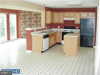 26 West Lexton Road New Castle, DE 19720 - Photo 4 of 10 Kitchen