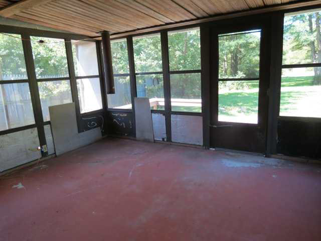 409 South Stradling Road Muncie, IN 47304 - Photo 10 of 13