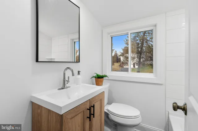 $699,000 | 2 Soldier Song Lane, Media, PA 19063