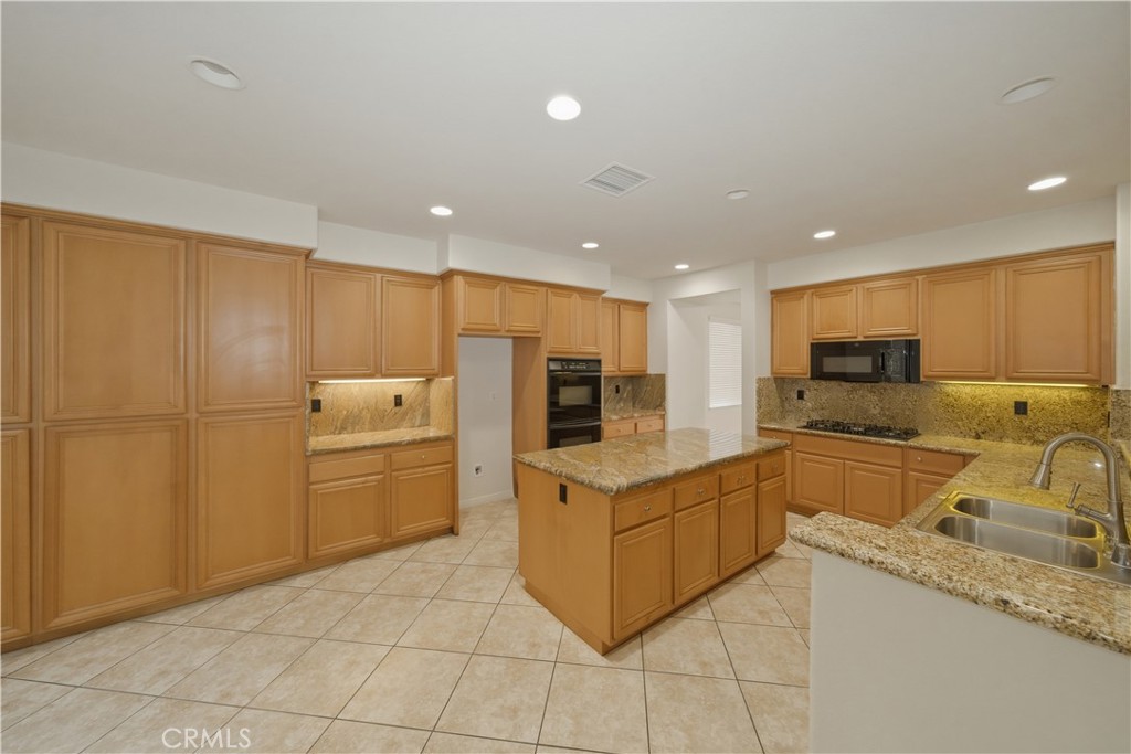 6710 Black Hawk Road Eastvale, CA 92880 - Photo 11 of 49