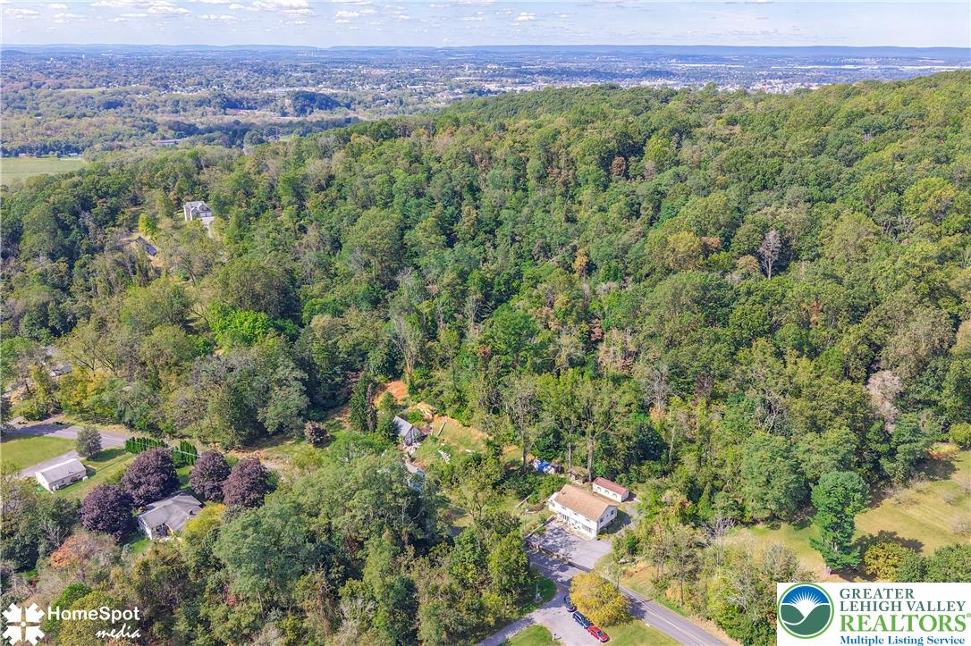 445 Morvale Road Easton, PA 18042 - Photo 2 of 55