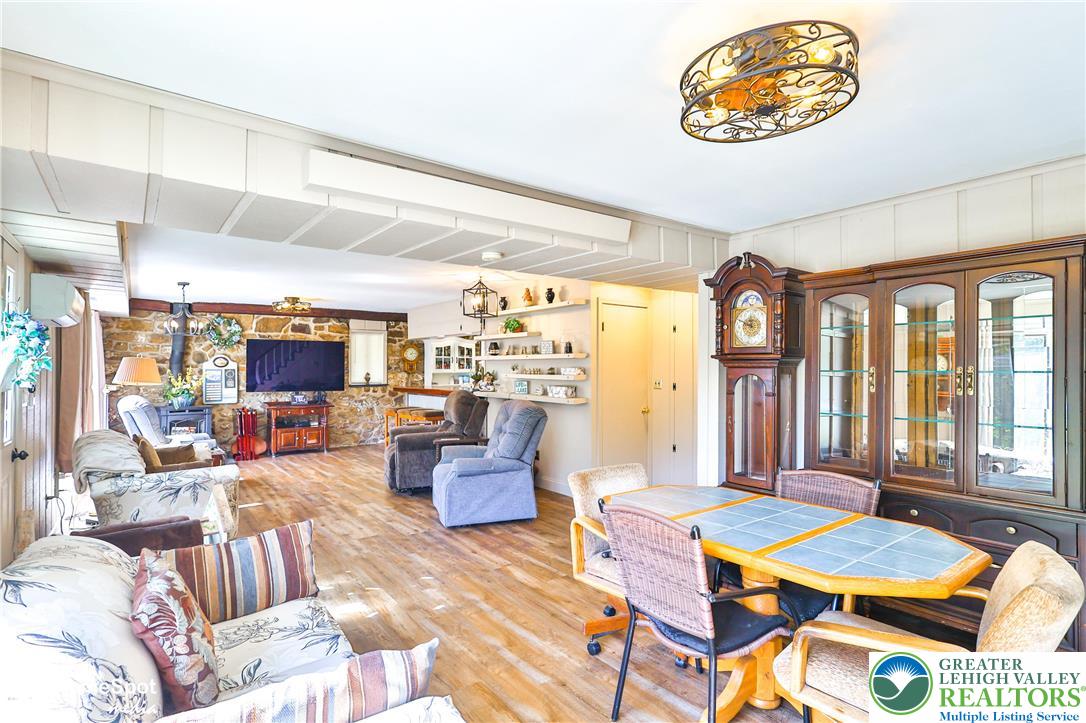 445 Morvale Road Easton, PA 18042 - Photo 6 of 55