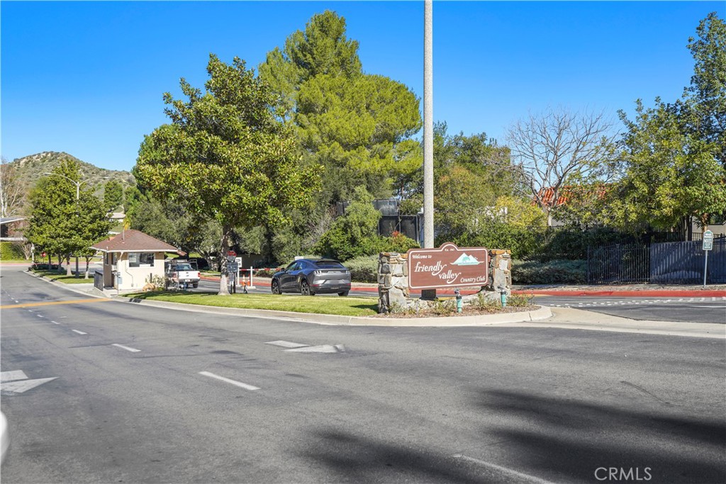 26737 Oak Crossing Road, Unit B Newhall, CA 91321 - Photo 27 of 31