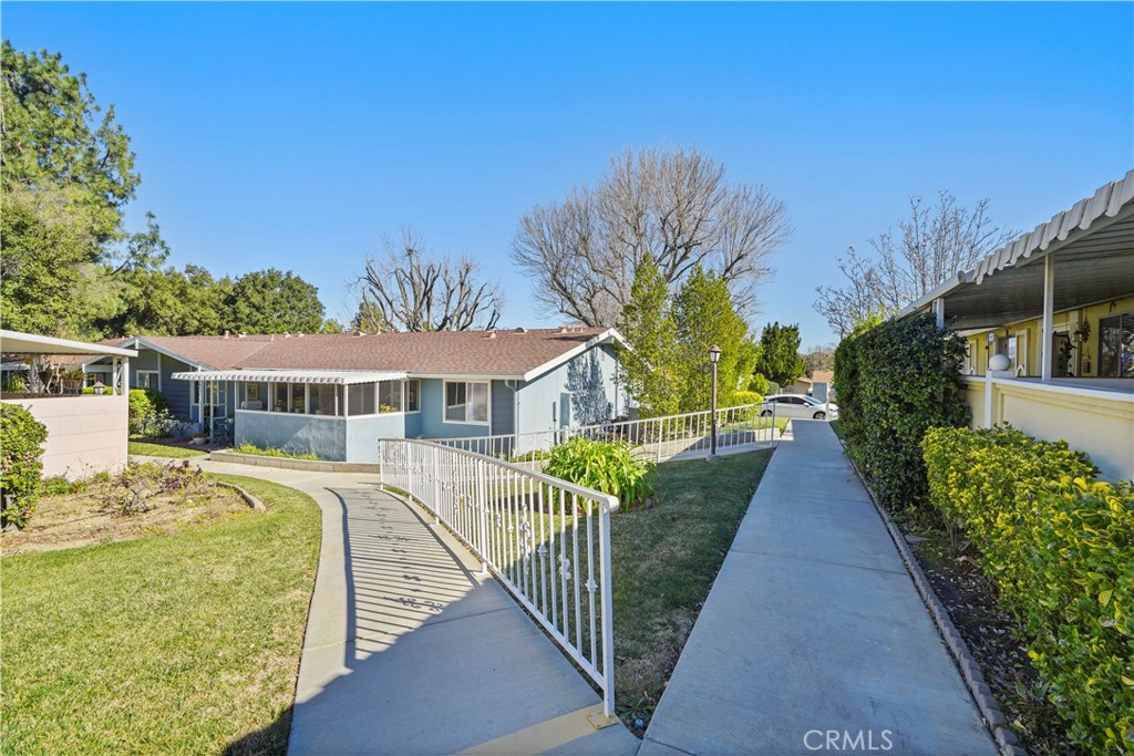 26737 Oak Crossing Road, Unit B Newhall, CA 91321 - Photo 30 of 31