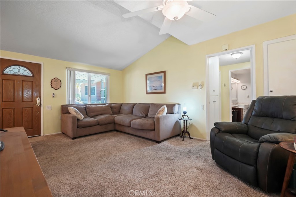 26737 Oak Crossing Road, Unit B Newhall, CA 91321 - Photo 5 of 38