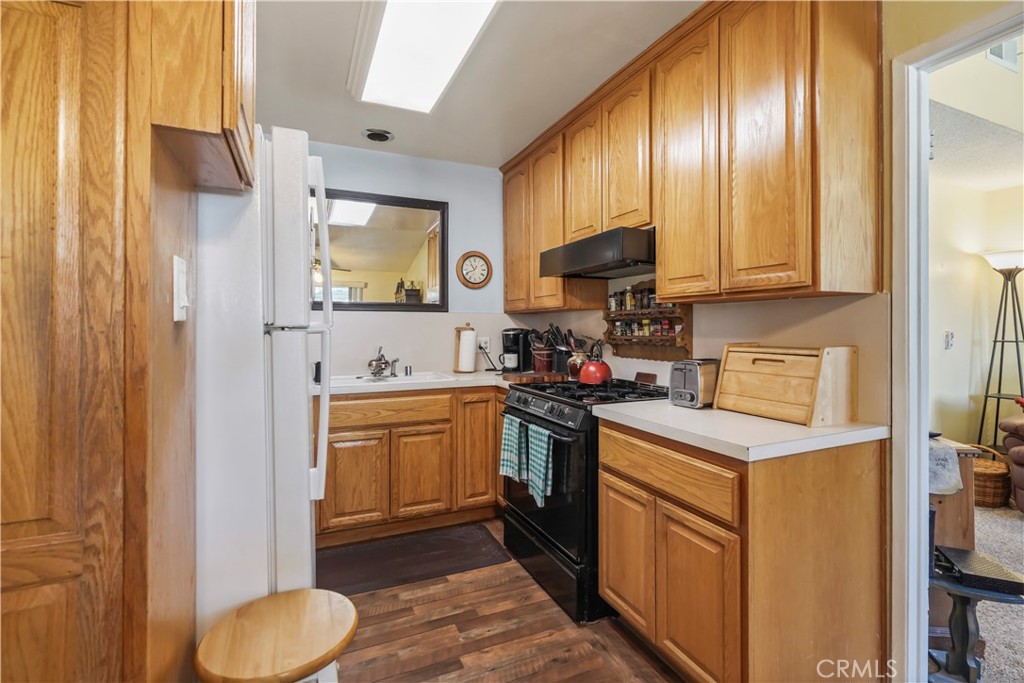 26737 Oak Crossing Road, Unit B Newhall, CA 91321 - Photo 5 of 31