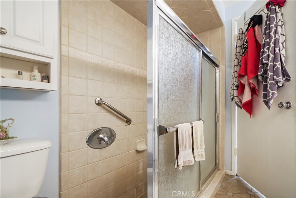 26737 Oak Crossing Road, Unit B Newhall, CA 91321 - Photo 8 of 31