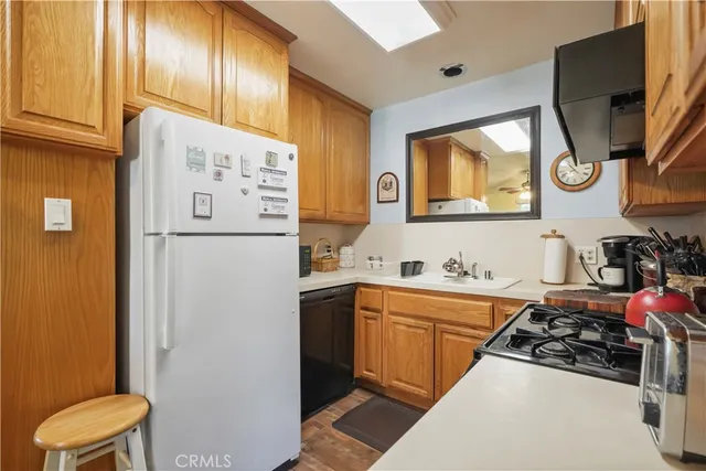 $365,000 | 26737 Oak Crossing Road, Unit B, Newhall, CA 91321