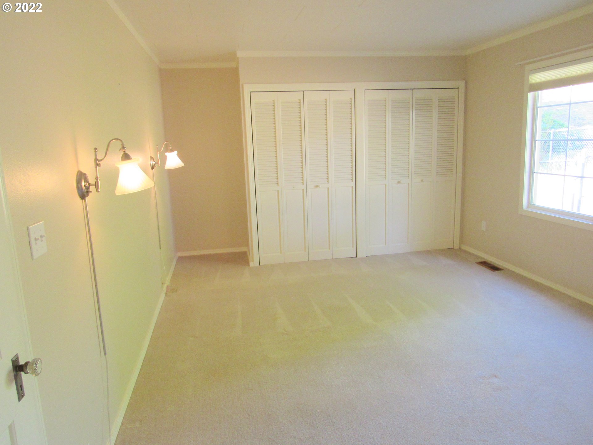69 Pacific Place Longview, WA 98632 - Photo 15 of 32 a view of a room with painted walls