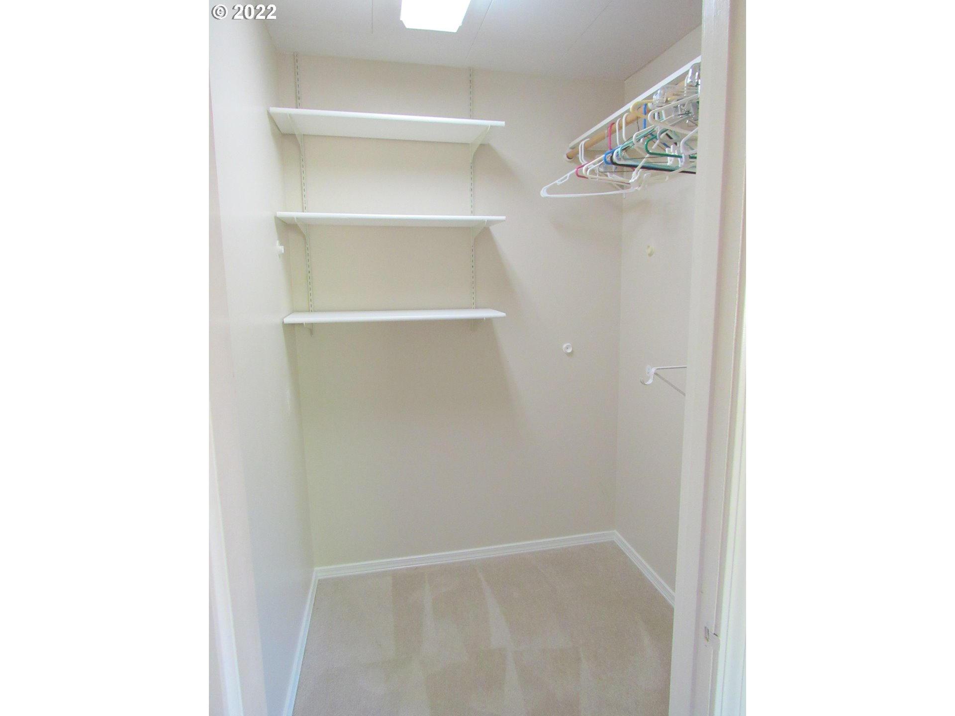 69 Pacific Place Longview, WA 98632 - Photo 18 of 32 a view of an empty room