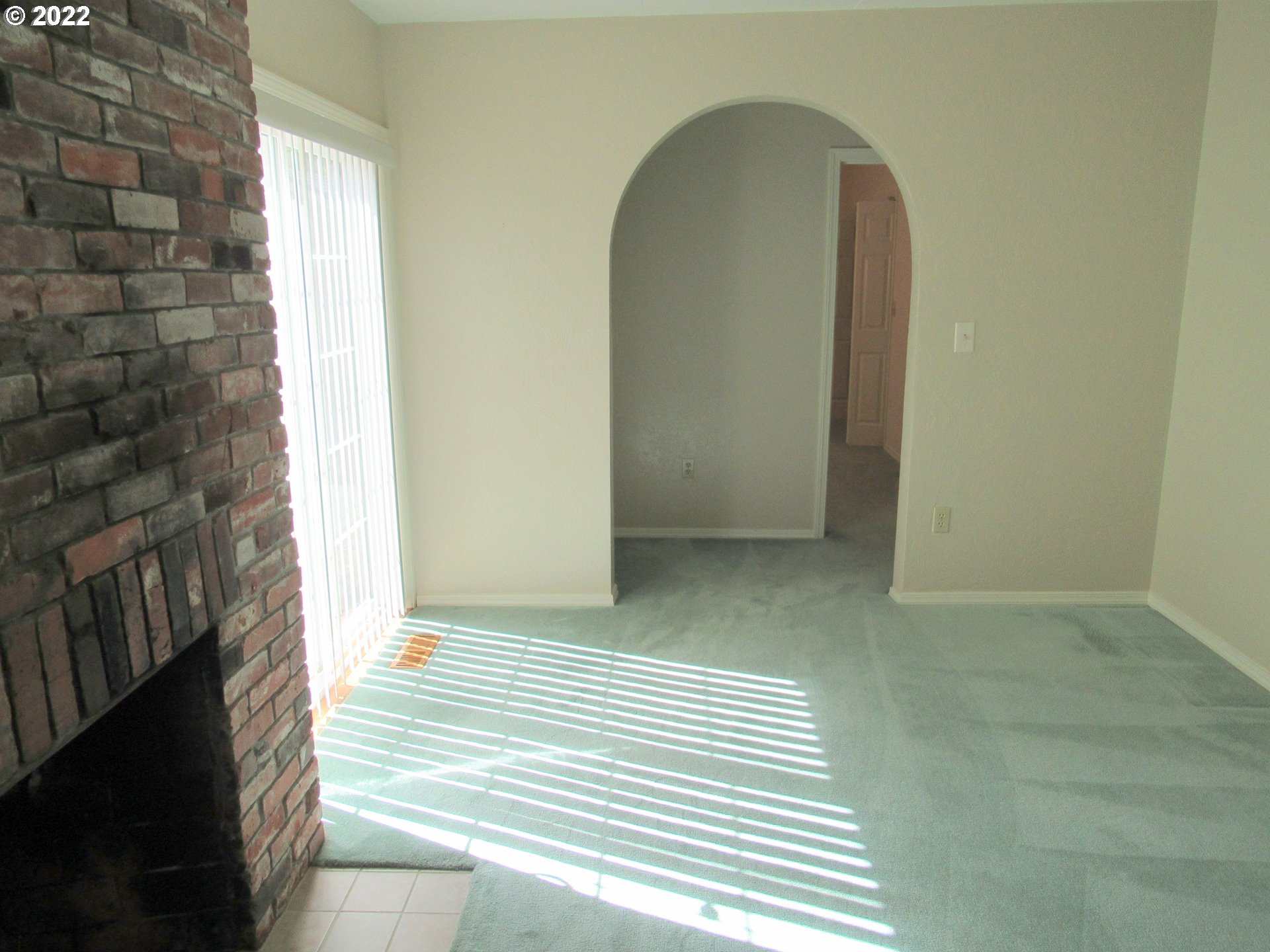 69 Pacific Place Longview, WA 98632 - Photo 21 of 32 a view of a room with windows