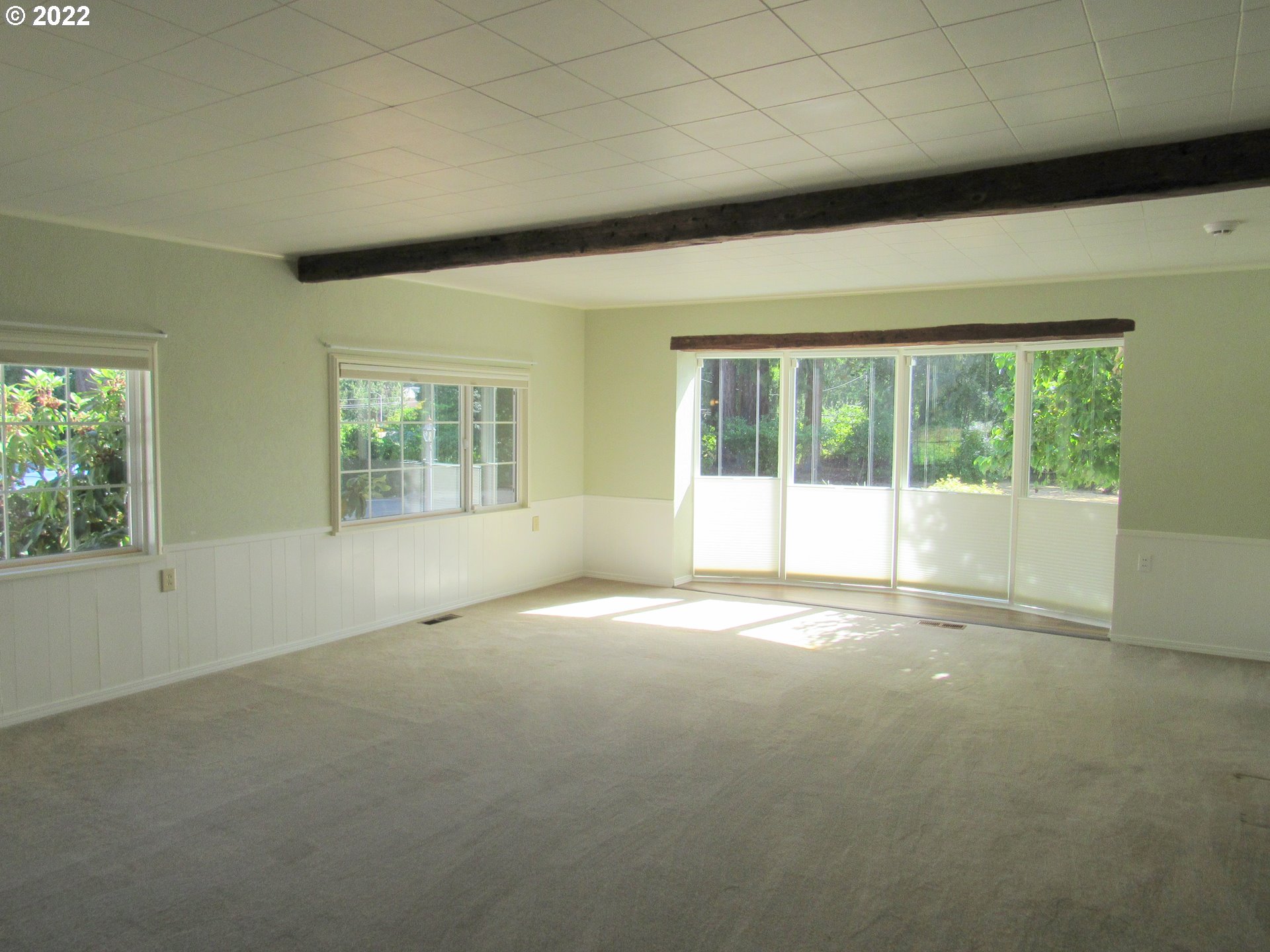 69 Pacific Place Longview, WA 98632 - Photo 6 of 32 an empty room with windows
