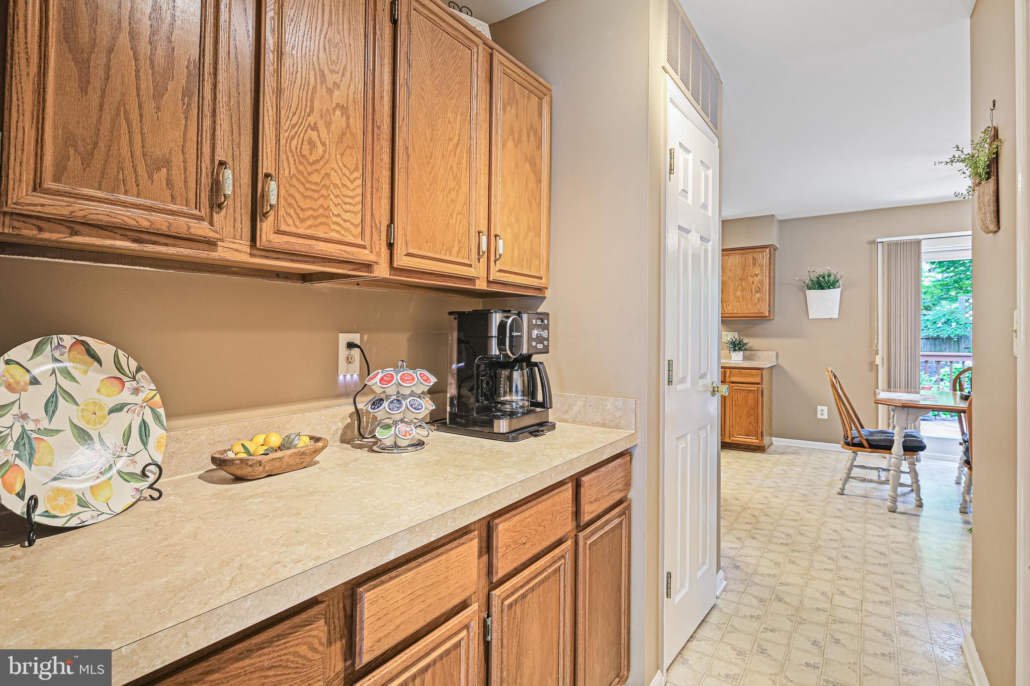 8262 Rippling Branch Road Laurel, MD 20723 - Photo 11 of 46 Butler's Pantry!
