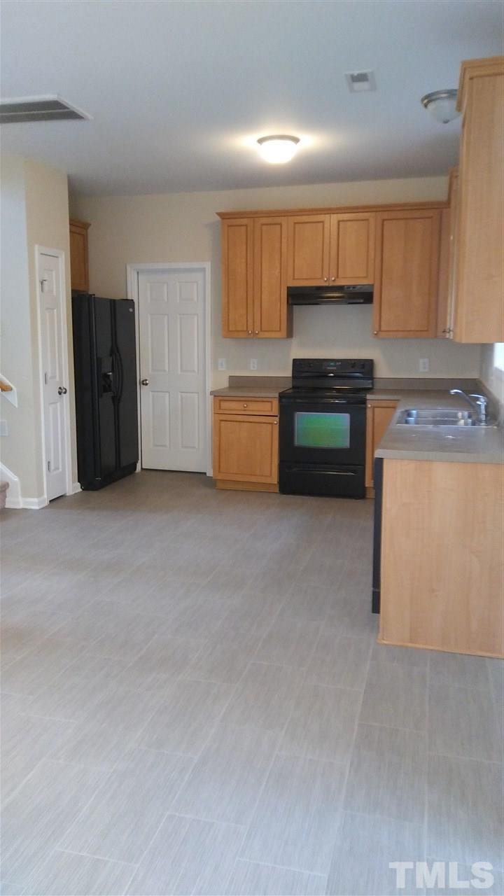 5840 Wynmore Road Raleigh, NC 27610 - Photo 4 of 11