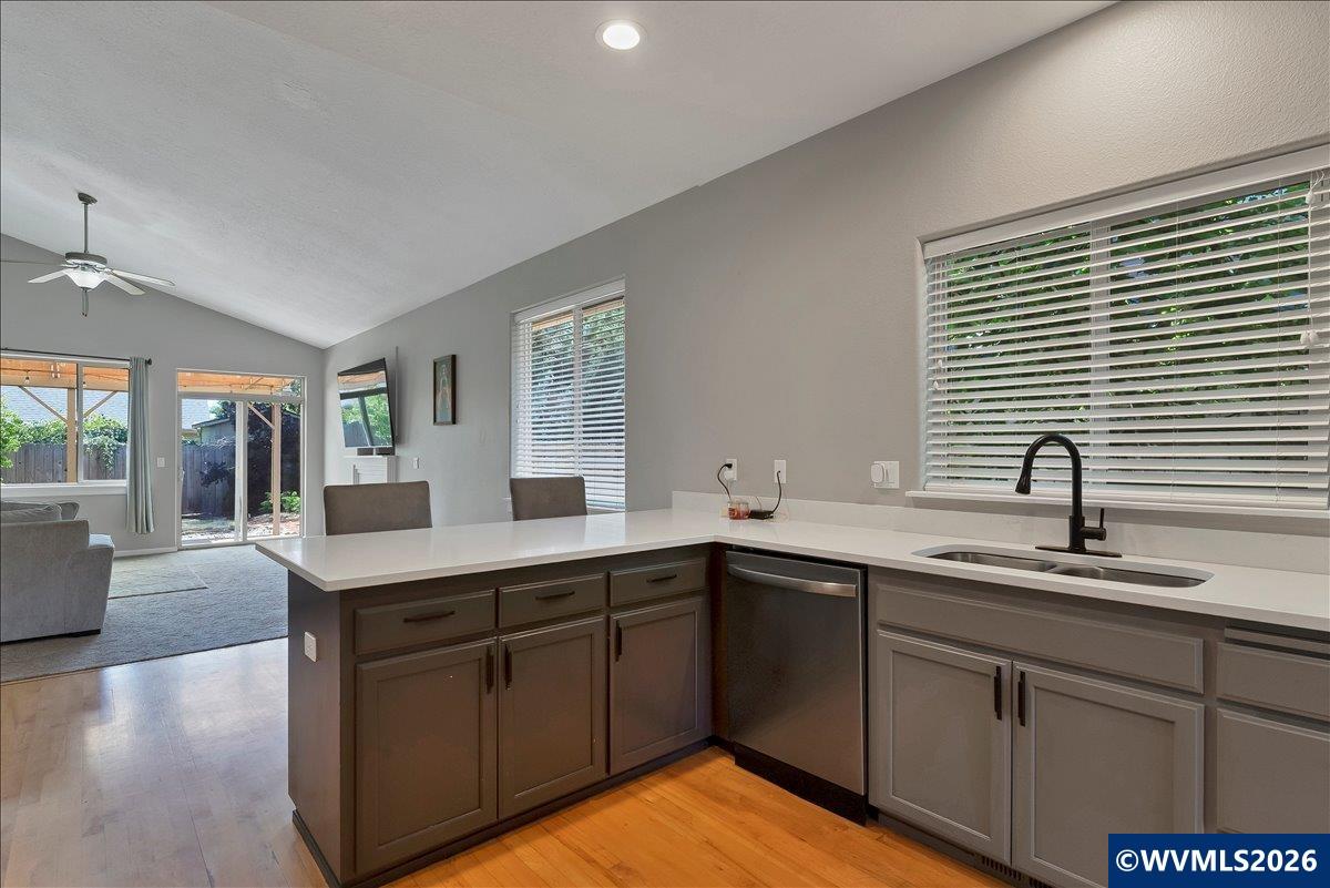 284 Southwest Wyatt Street Dallas, OR 97338 - Photo 7 of 38